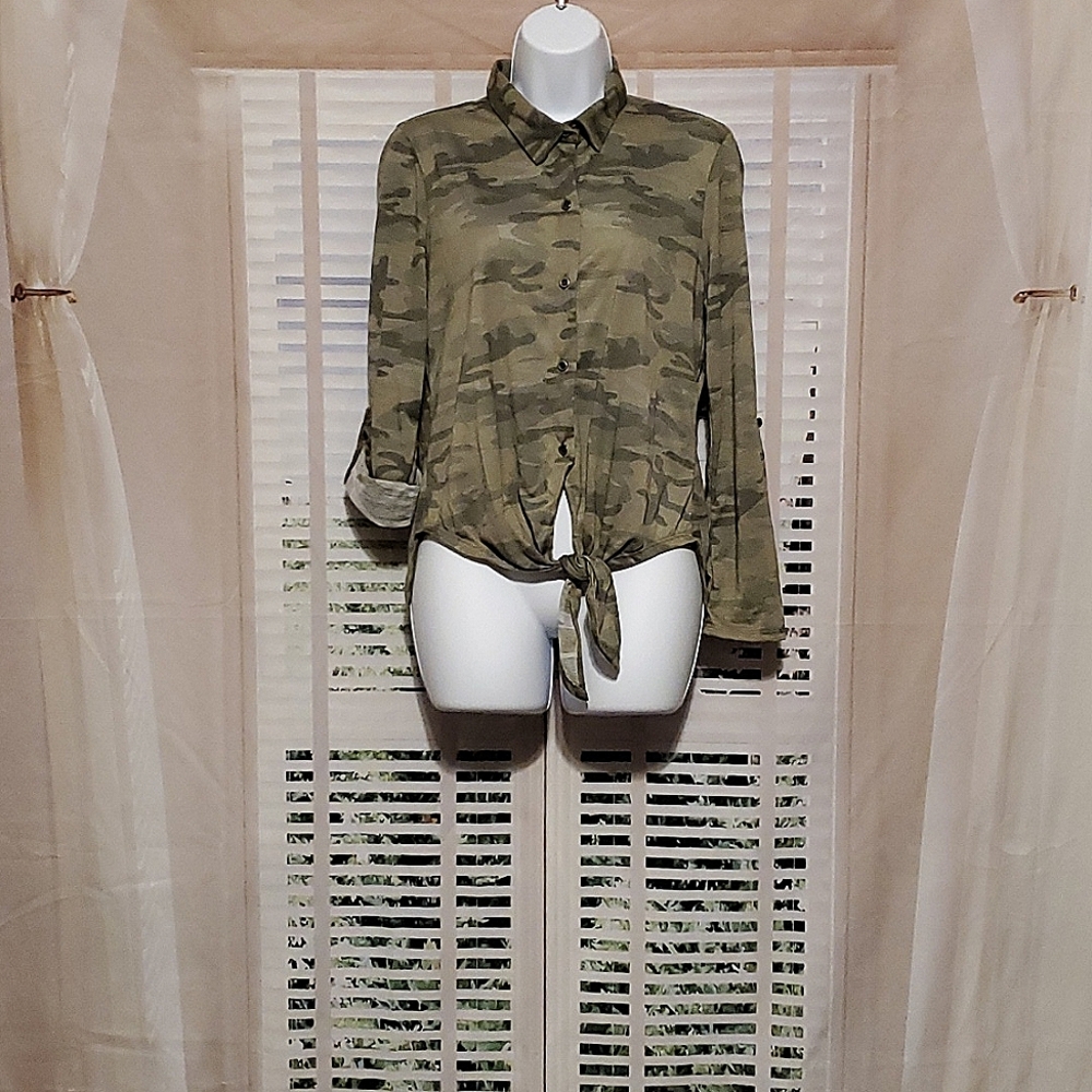 Polly & Esther Project 28 camouflage top